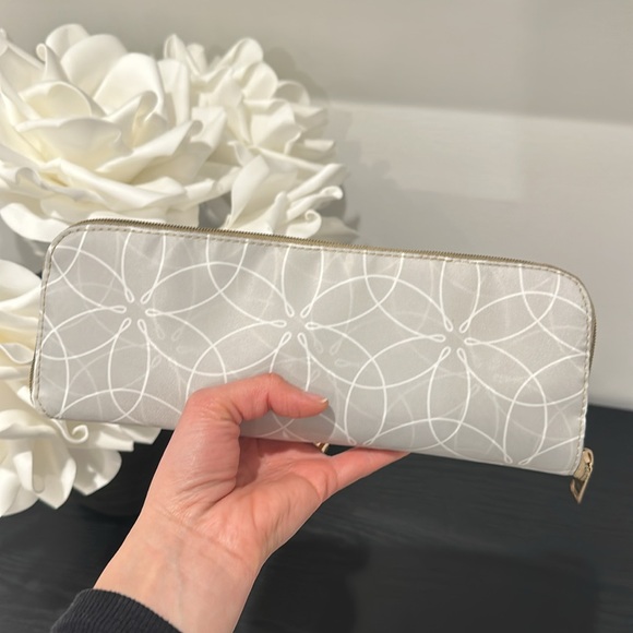 Lightweight Foldable Tote - Picture 12 of 15